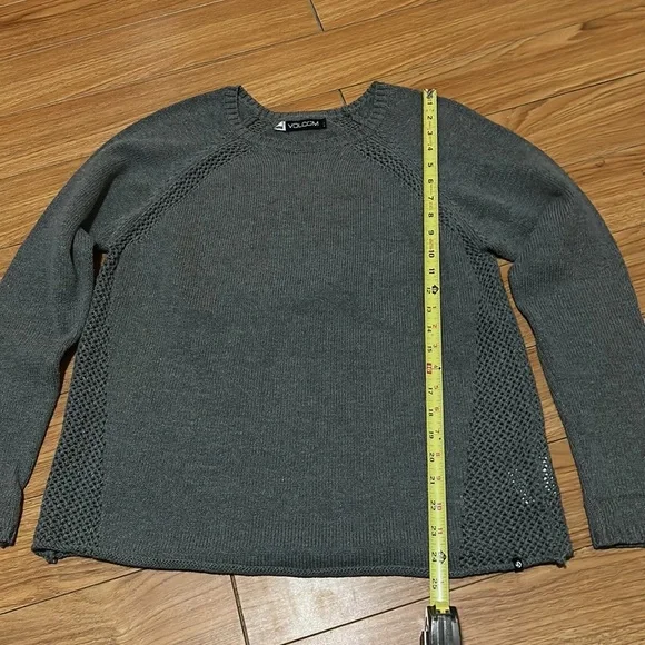 Volcom Sweater - Picture 2 of 6